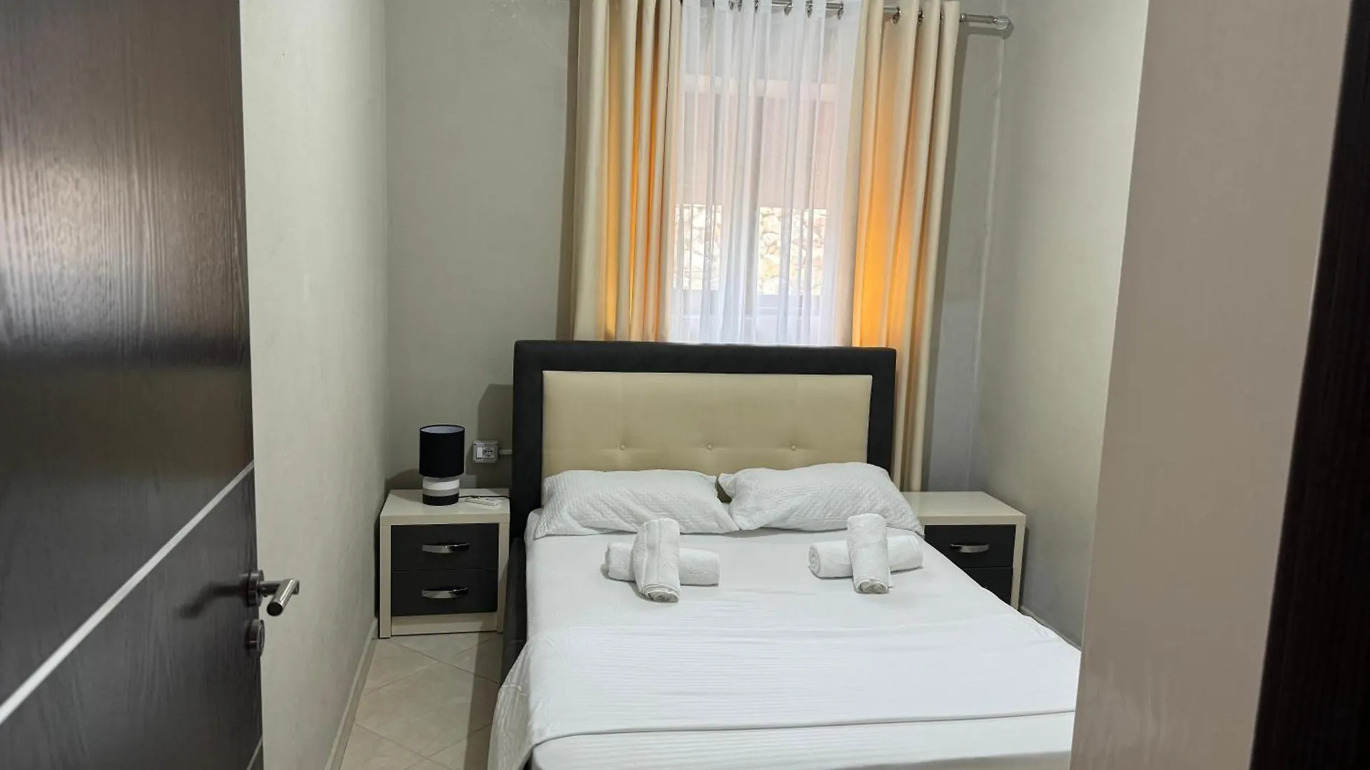 Geni Villa Sarande 0*,