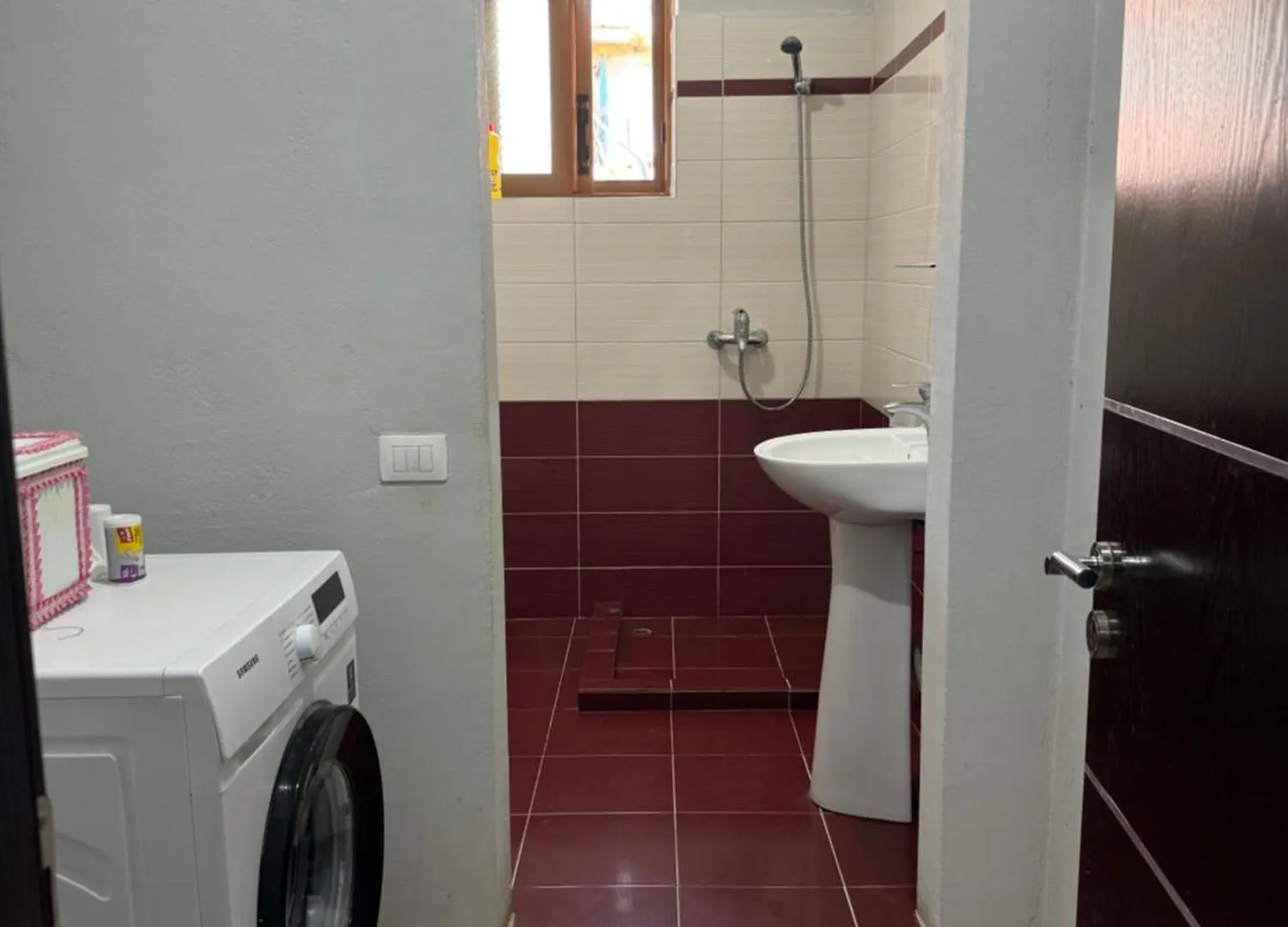 Geni Villa Sarande 0*,  Albania